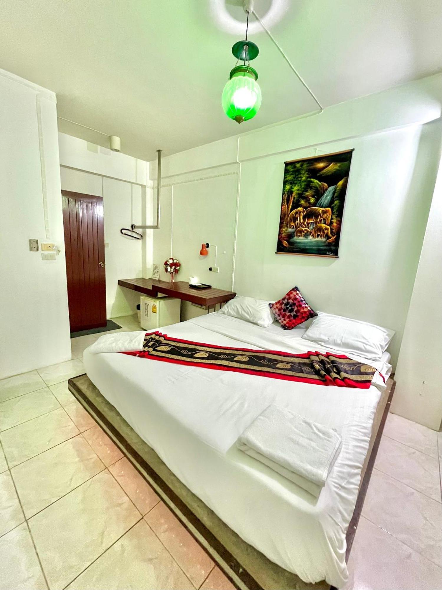 Sea Beach Paradise Patong 외부 사진