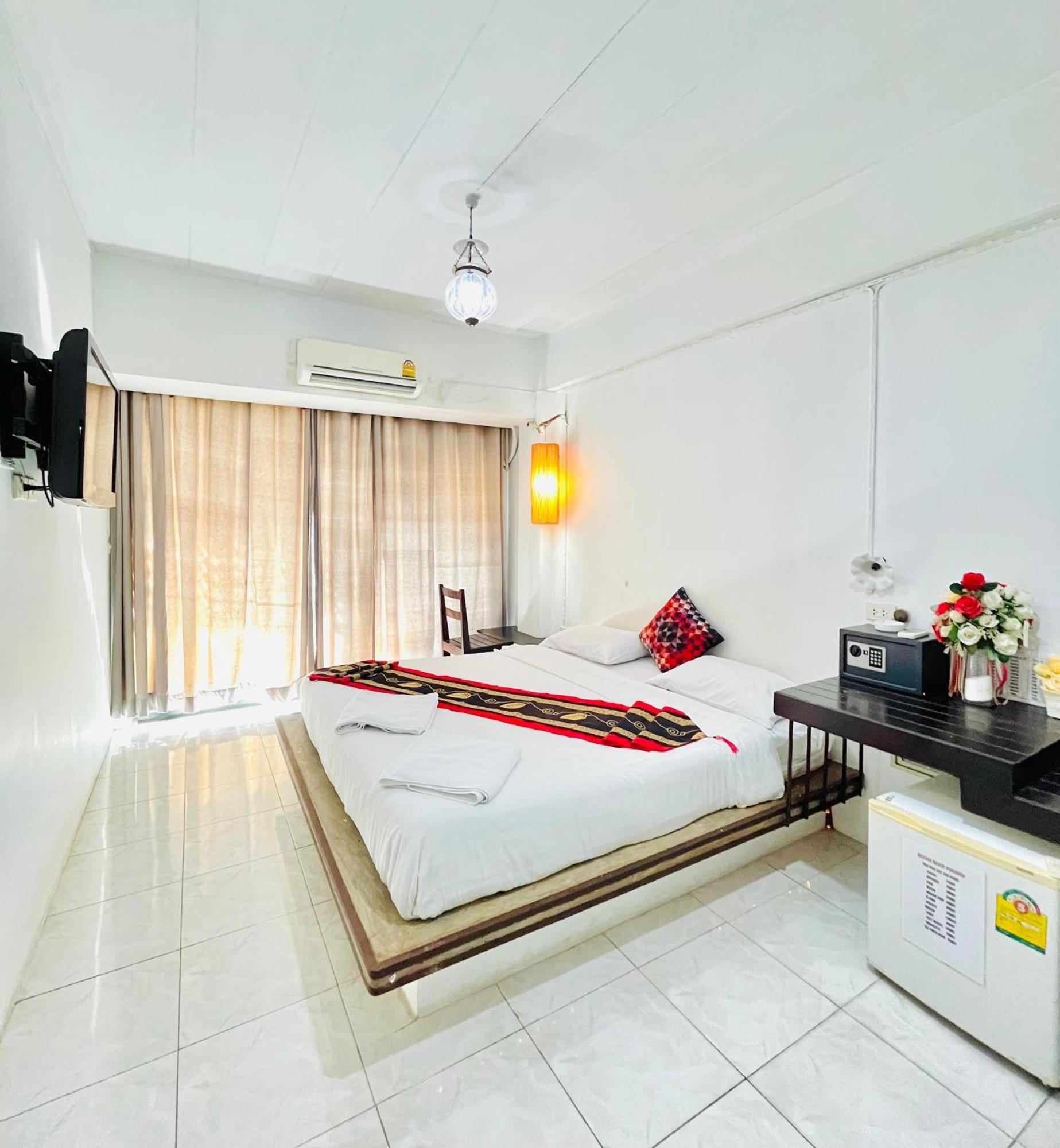 Sea Beach Paradise Patong 외부 사진